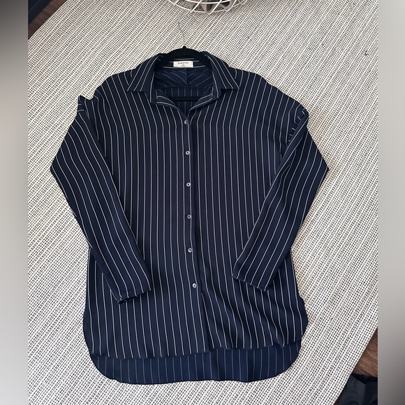 Aritzia Tops - Aritzia Babaton Dress Shirt